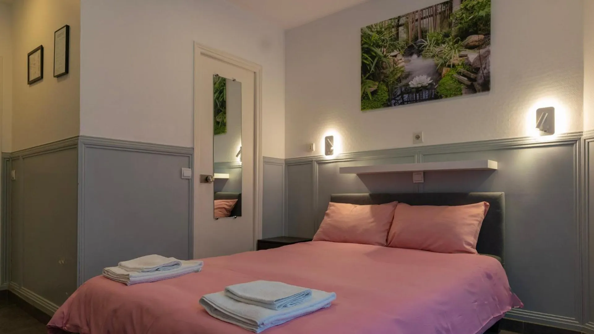 Hotel Geoffroy Marie Opera Paris